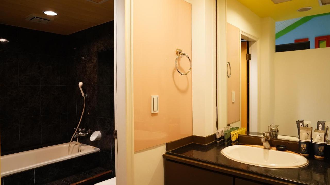 台東燦陽 Apartamento Kaohsiung Exterior foto